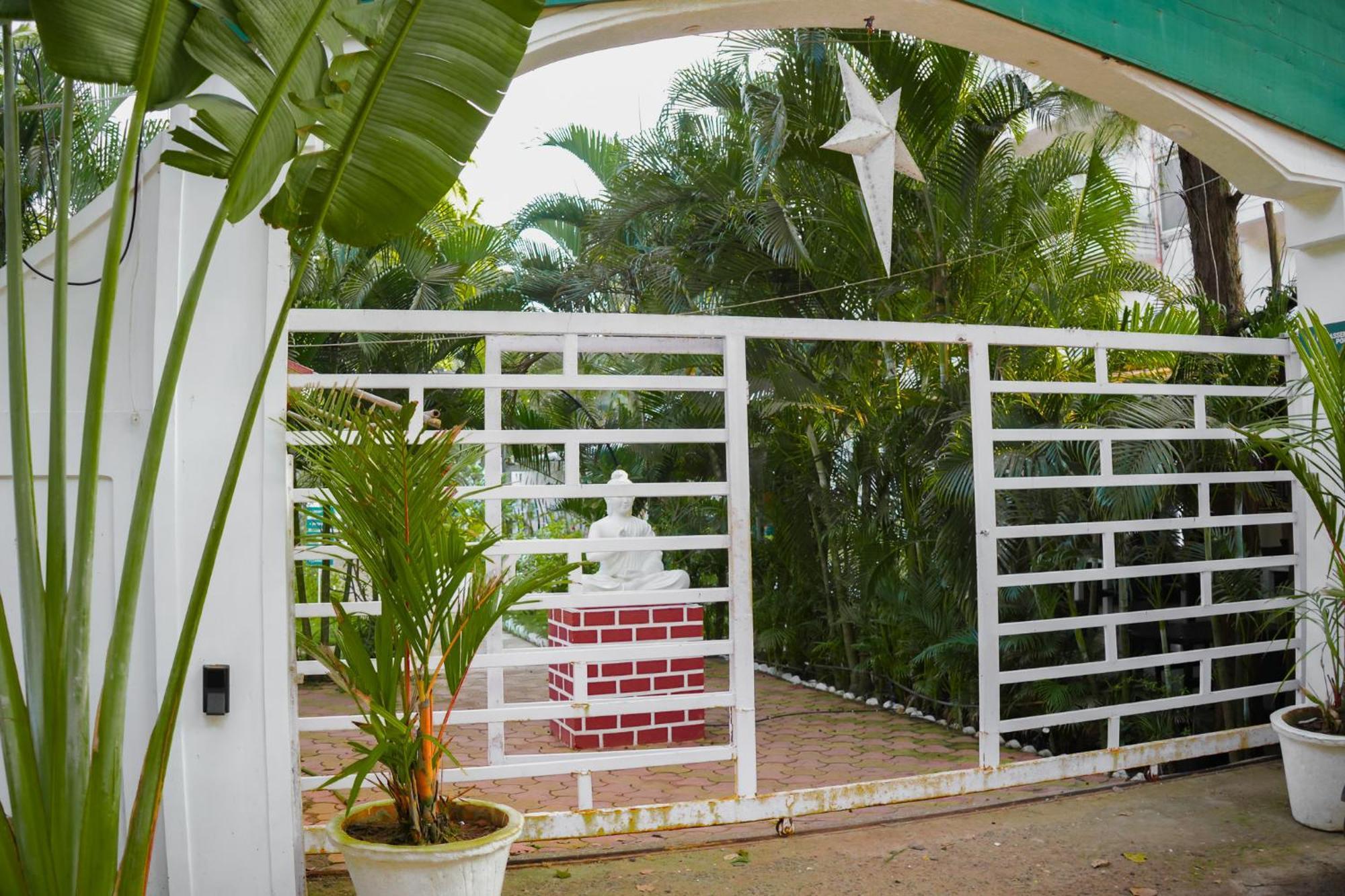 Seabliss Cottages Morjim Luaran gambar