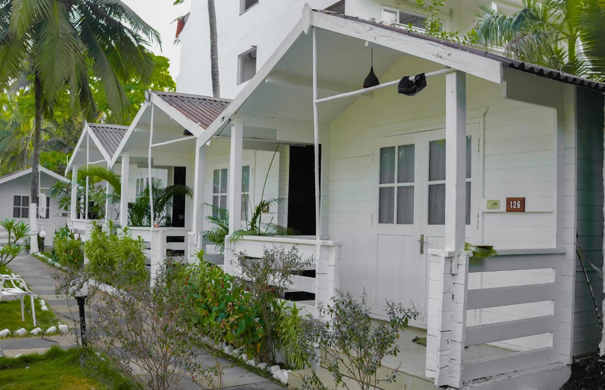 Seabliss Cottages Morjim Luaran gambar